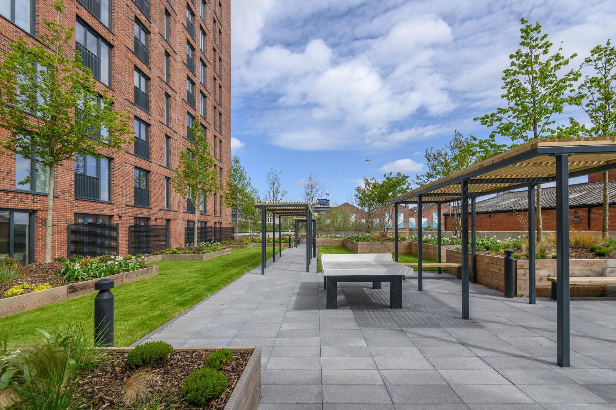 Springwell - Centre - Balcony & Pool Table - 3 Bed * Leeds (West Yorkshire)